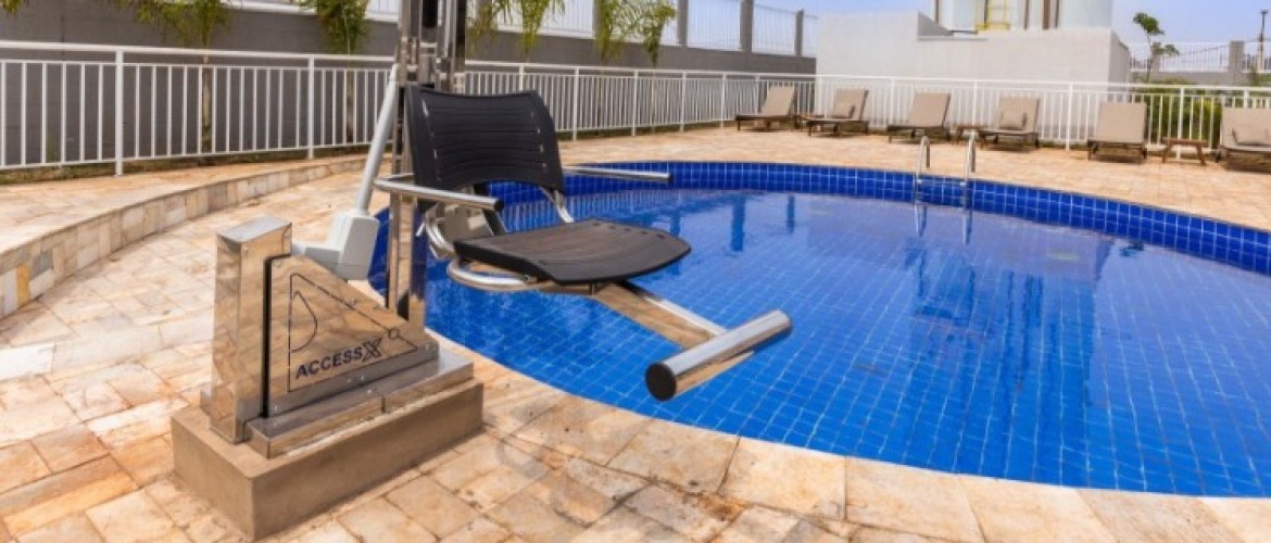 elevador de piscina, elevador para piscina, piscina com acessibilidade, access pool